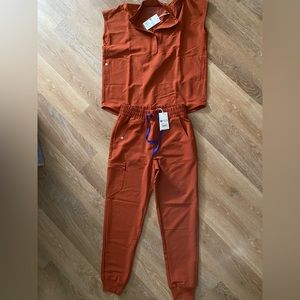 Brand New - Fig Scrub Set